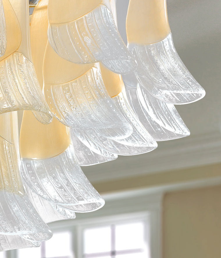 dettaglio lampadario bianco vetro murano collezione petali cod 8007 patrizia volpato